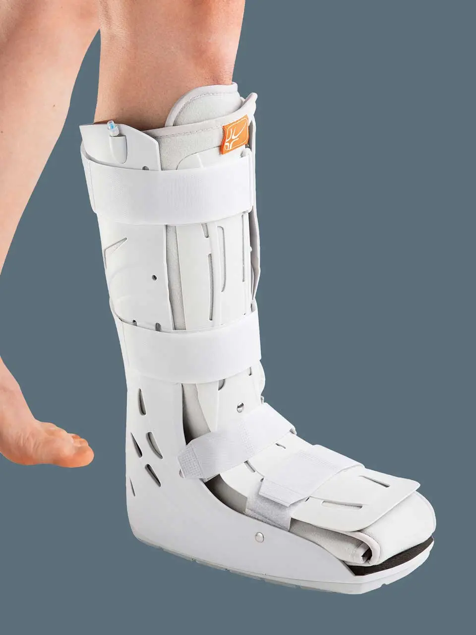 Orteza sztywna na goleń I stopę typu “Walker” długa, pneumatyczna dwukomorowa Airstep Tight Walker - obrazek 1