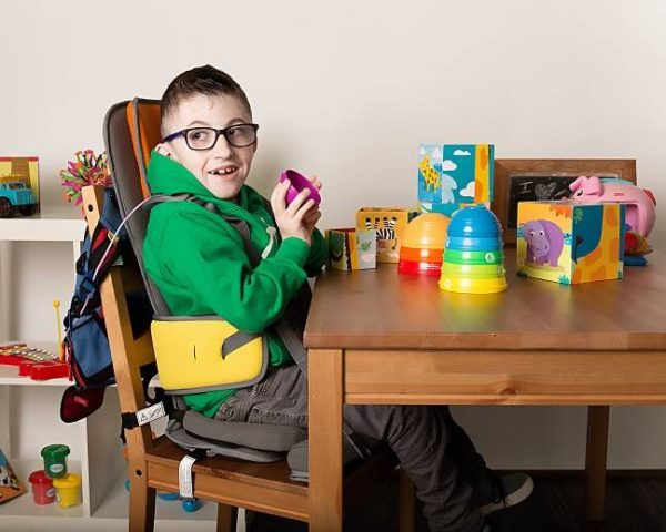 GoTo lightweight orthopedic chair for children Firefly Leckey - Image 5