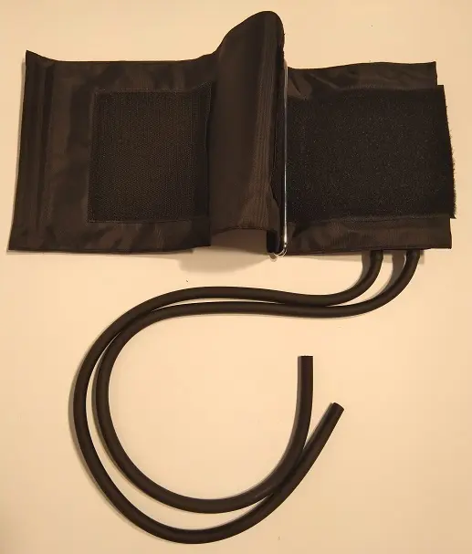 Universal blood pressure cuff with 2 hoses - Image 1